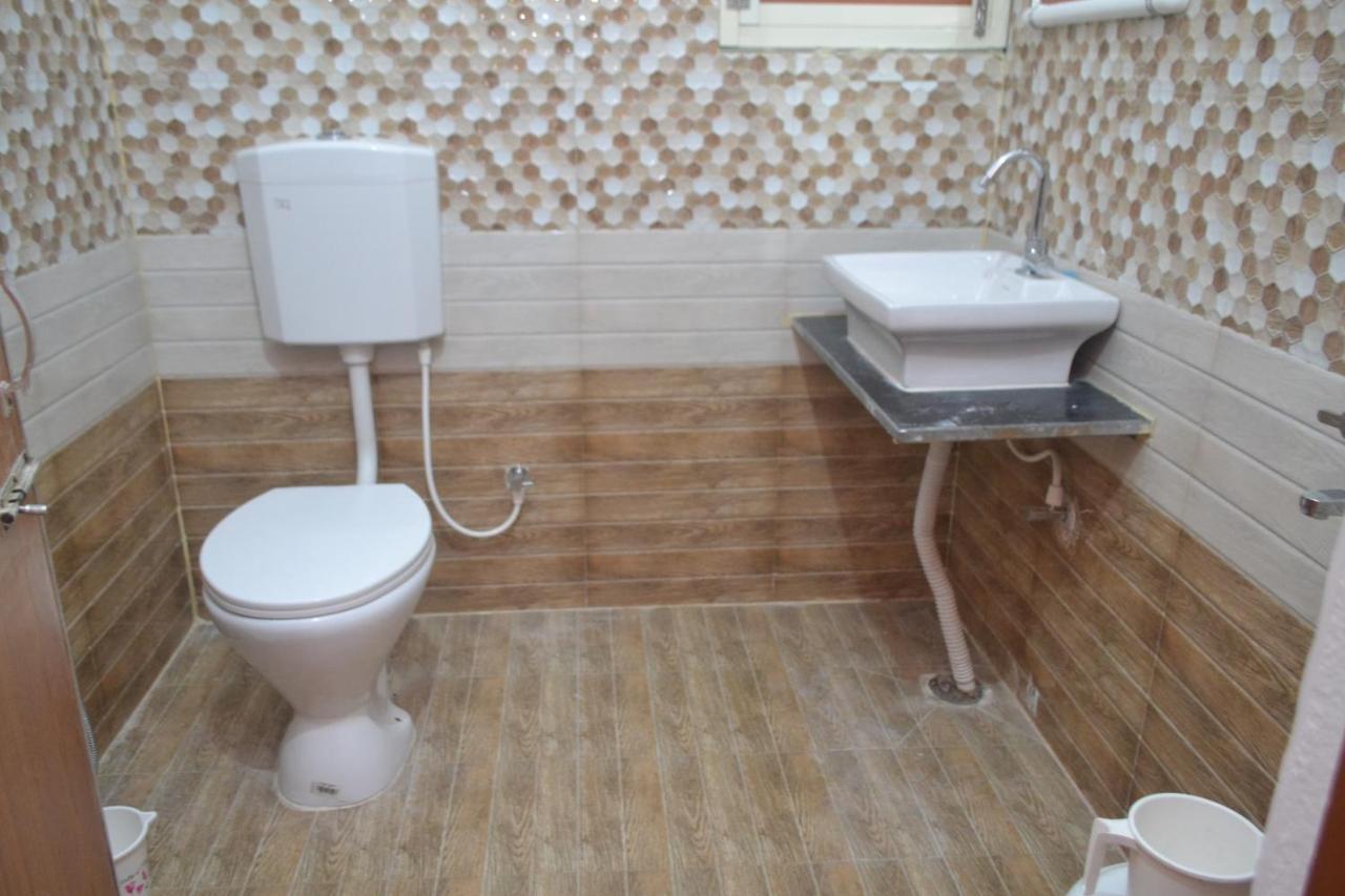 Hotel Golden Palace Kendrapara Esterno foto